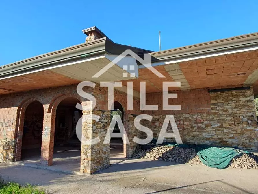 Immagine 1 di Villa in vendita  a Capannori