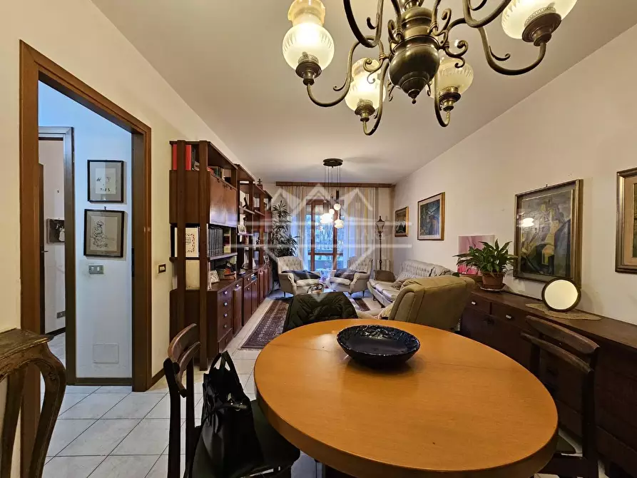 Immagine 4 di Appartamento in vendita  a Carrara