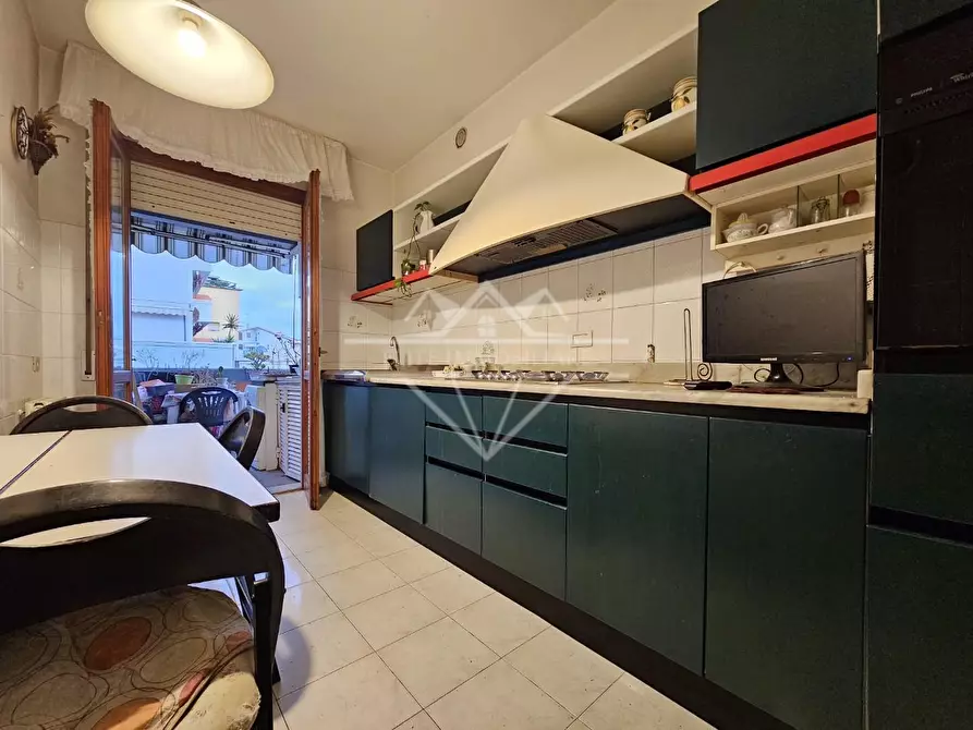 Immagine 16 di Appartamento in vendita  a Carrara