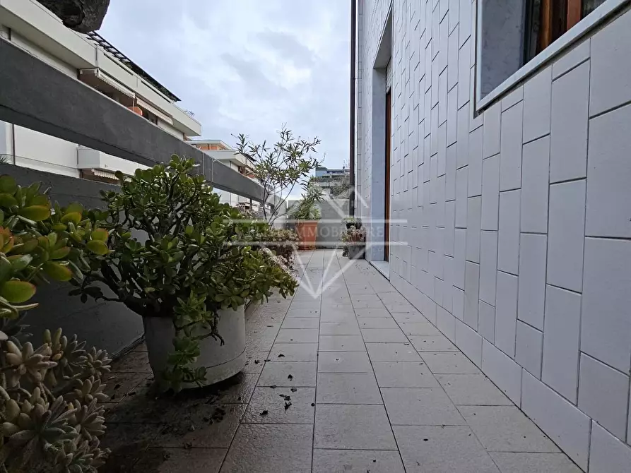 Immagine 17 di Appartamento in vendita  a Carrara