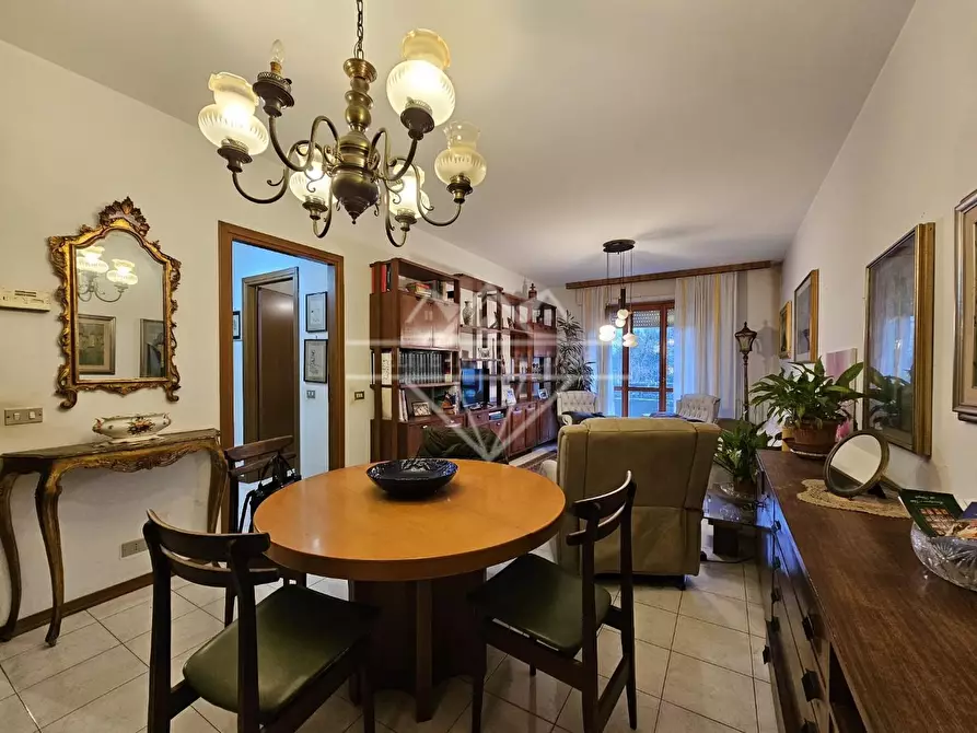 Immagine 5 di Appartamento in vendita  a Carrara