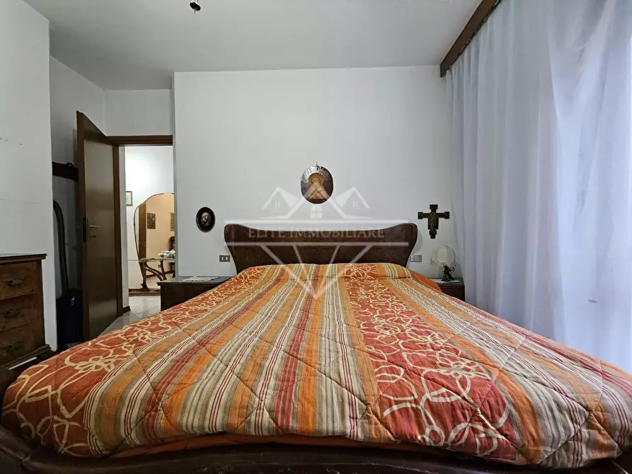 Immagine 8 di Appartamento in vendita  a Carrara