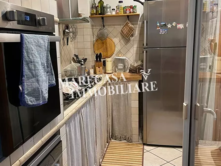 Immagine 2 di Appartamento in vendita  a Carrara