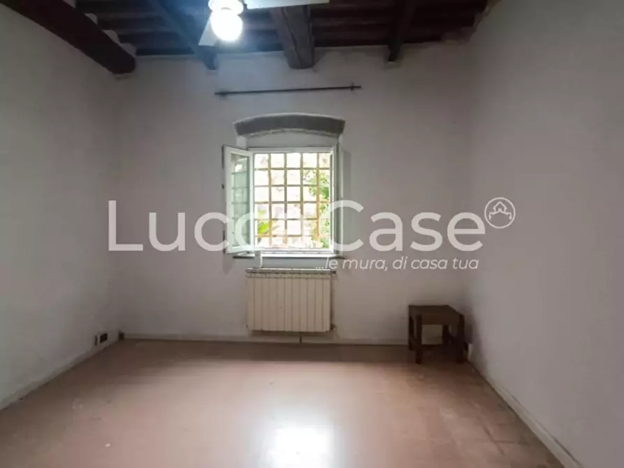 Immagine 5 di Appartamento in vendita  a Lucca