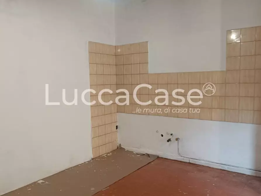 Immagine 7 di Appartamento in vendita  a Lucca