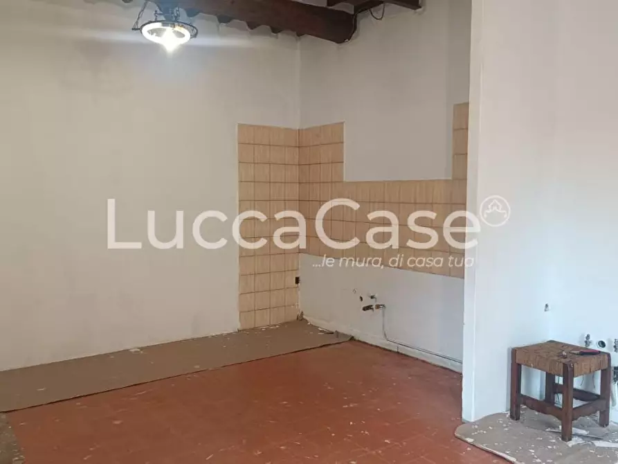 Immagine 8 di Appartamento in vendita  a Lucca