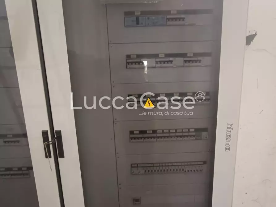 Immagine 21 di Capannone industriale in affitto  a Porcari