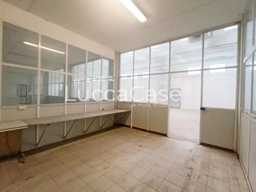 Immagine 13 di Capannone industriale in affitto  a Porcari