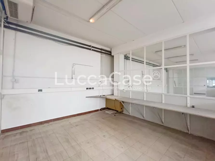 Immagine 15 di Capannone industriale in affitto  a Porcari