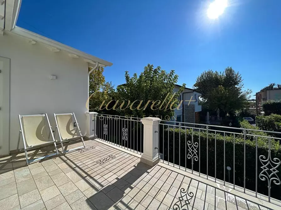 Immagine 5 di Villa in vendita  a Forte Dei Marmi