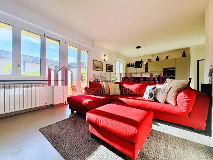 Immagine 10 di Appartamento in vendita  a Pietrasanta