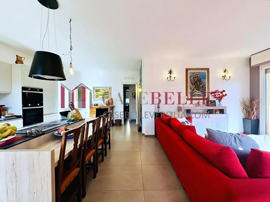 Immagine 11 di Appartamento in vendita  a Pietrasanta