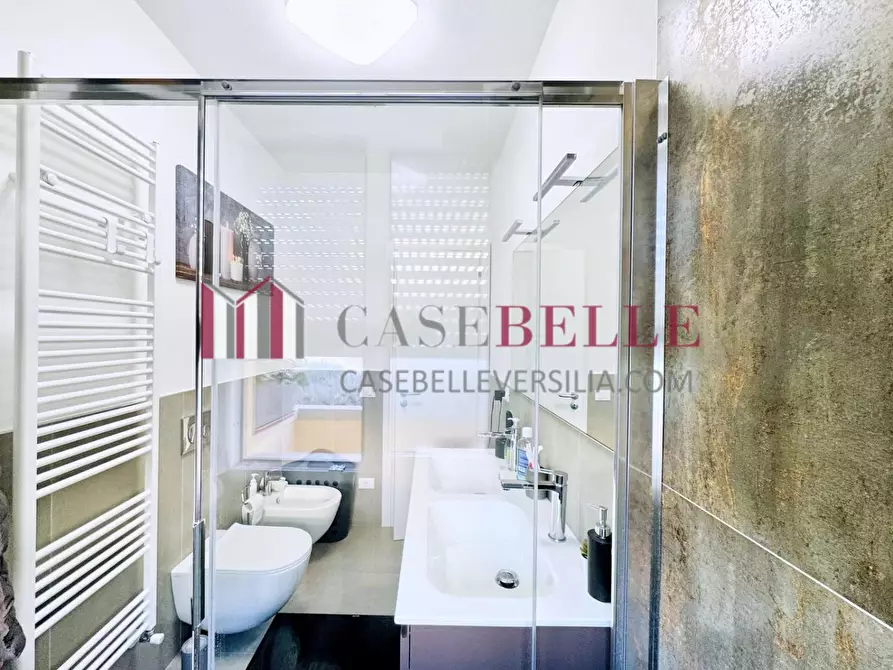 Immagine 22 di Appartamento in vendita  a Pietrasanta