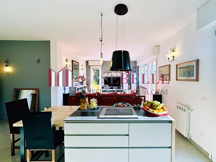 Immagine 1 di Appartamento in vendita  a Pietrasanta