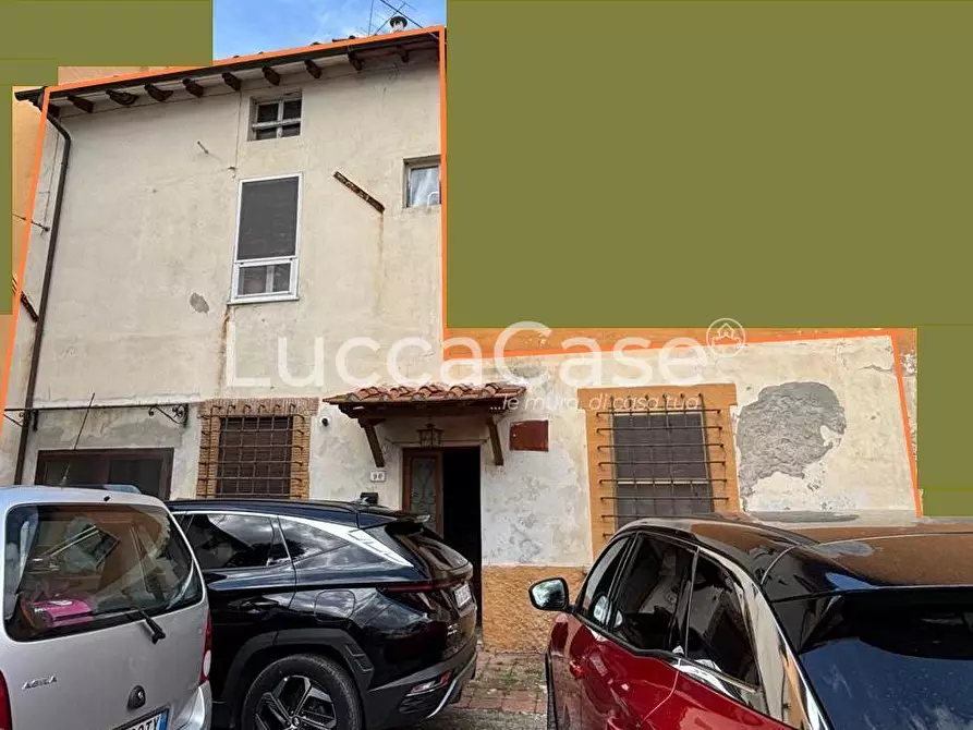 Immagine 47 di Terratetto in vendita  a Lucca