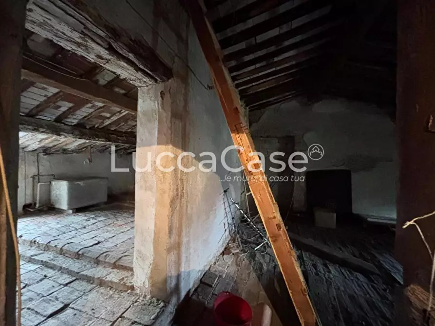 Immagine 37 di Terratetto in vendita  a Lucca