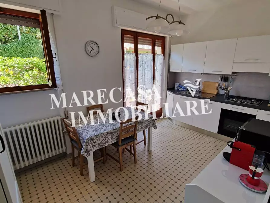 Immagine 14 di Appartamento in affitto  a Carrara