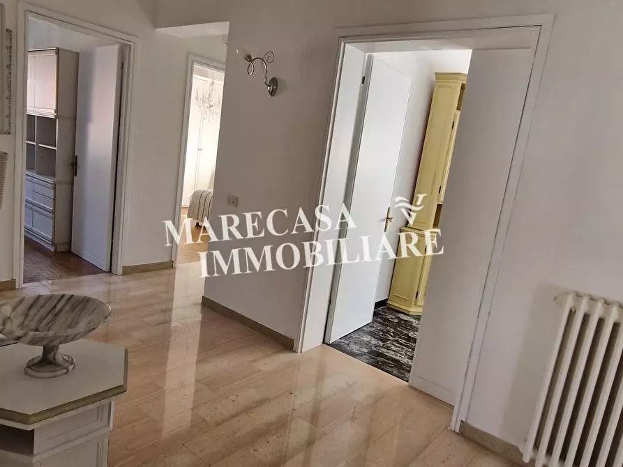 Immagine 4 di Appartamento in affitto  a Carrara
