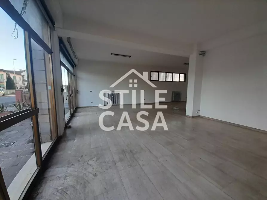 Immagine 3 di Negozio in affitto  a Castelfranco Di Sotto