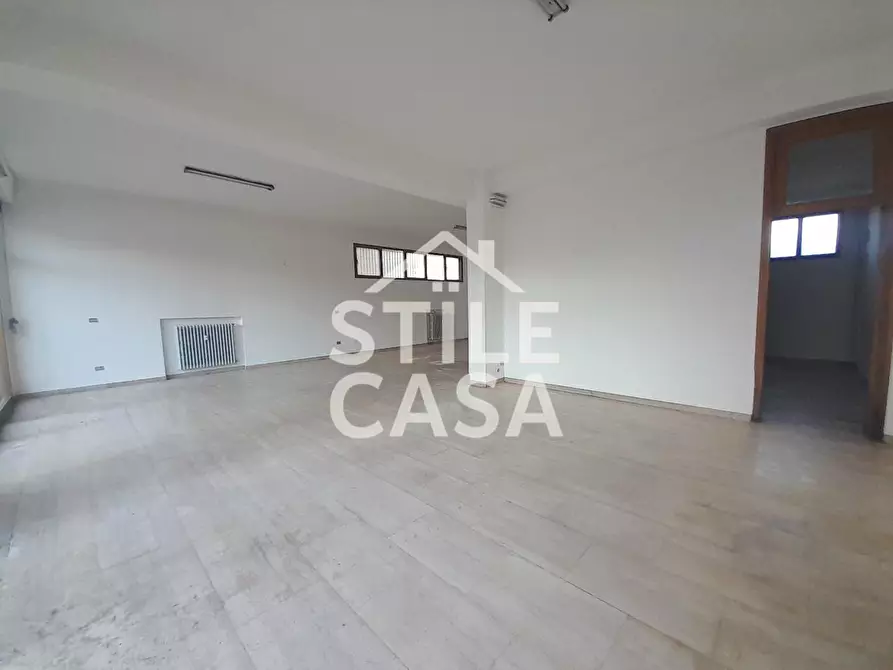 Immagine 11 di Negozio in affitto  a Castelfranco Di Sotto