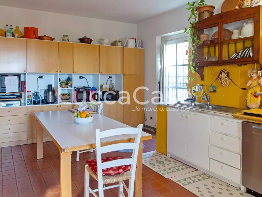 Immagine 16 di Casa colonica in vendita  a Capannori