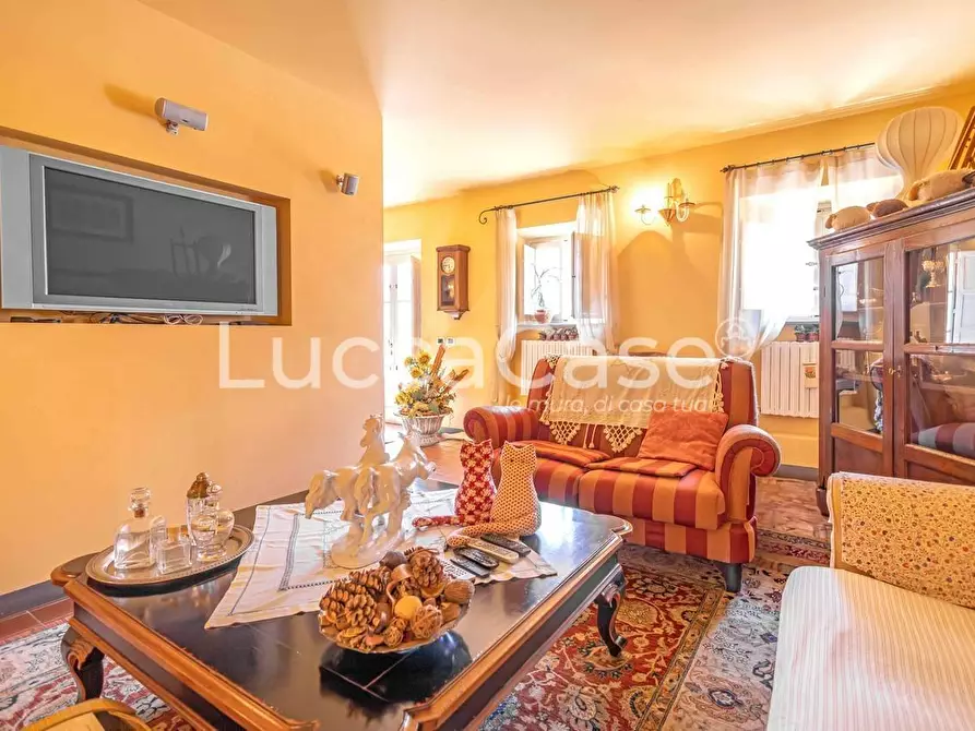 Immagine 20 di Casa colonica in vendita  a Capannori