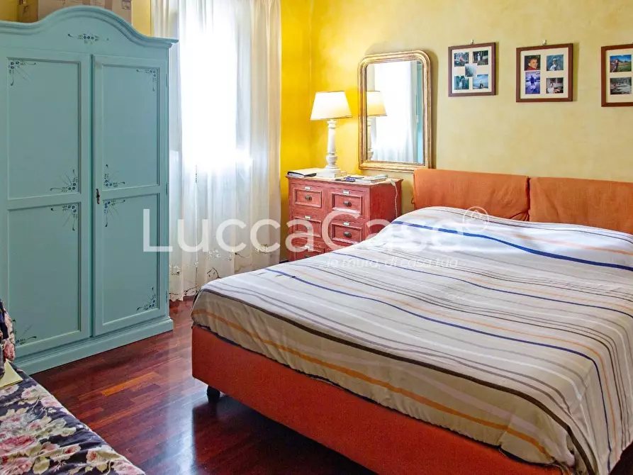 Immagine 19 di Casa colonica in vendita  a Capannori