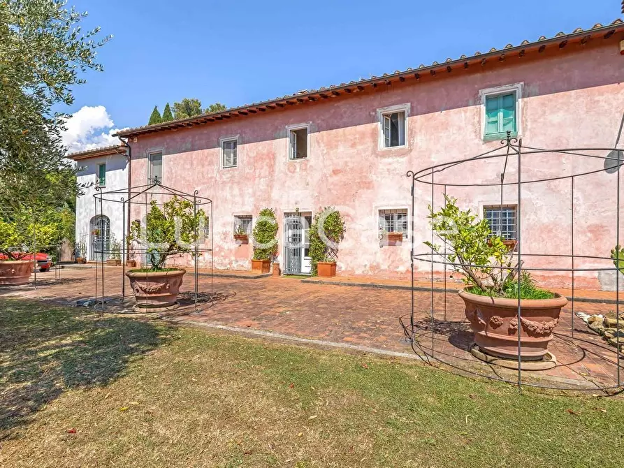 Immagine 33 di Casa colonica in vendita  a Capannori