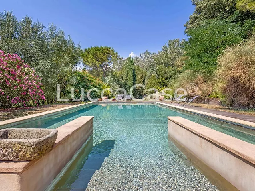 Immagine 25 di Casa colonica in vendita  a Capannori