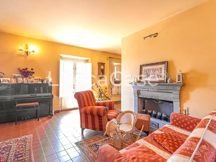 Immagine 22 di Casa colonica in vendita  a Capannori