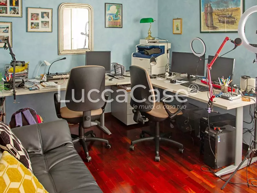 Immagine 20 di Casa colonica in vendita  a Capannori