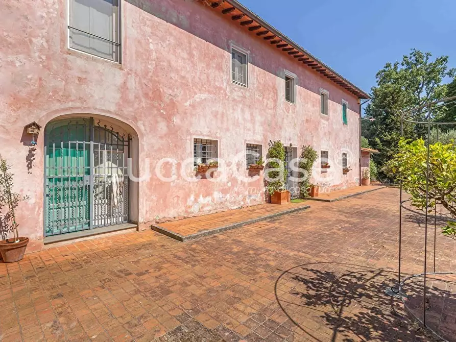 Immagine 34 di Casa colonica in vendita  a Capannori