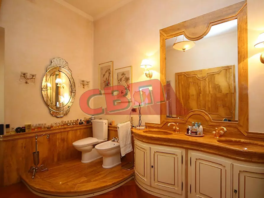 Immagine 32 di Appartamento in vendita  a Livorno