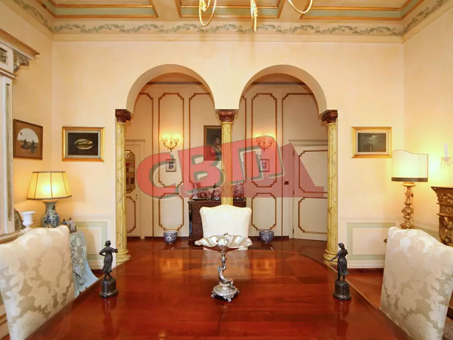 Immagine 3 di Appartamento in vendita  a Livorno