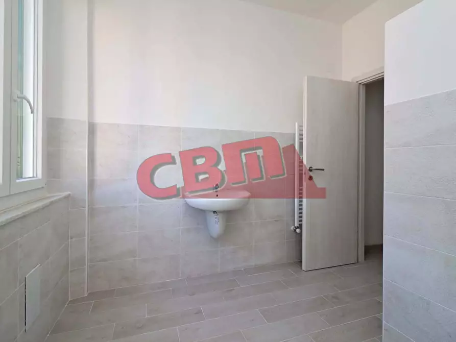 Immagine 21 di Appartamento in vendita  a Livorno