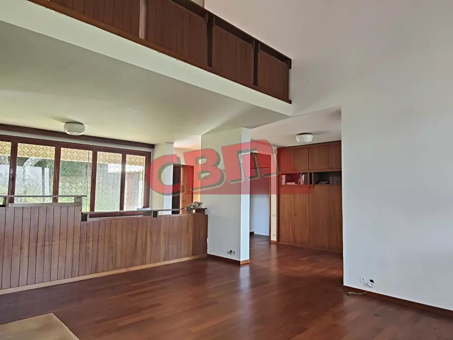 Immagine 8 di Villa in vendita  a Livorno