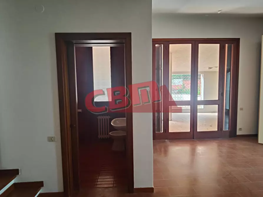 Immagine 26 di Villa in vendita  a Livorno