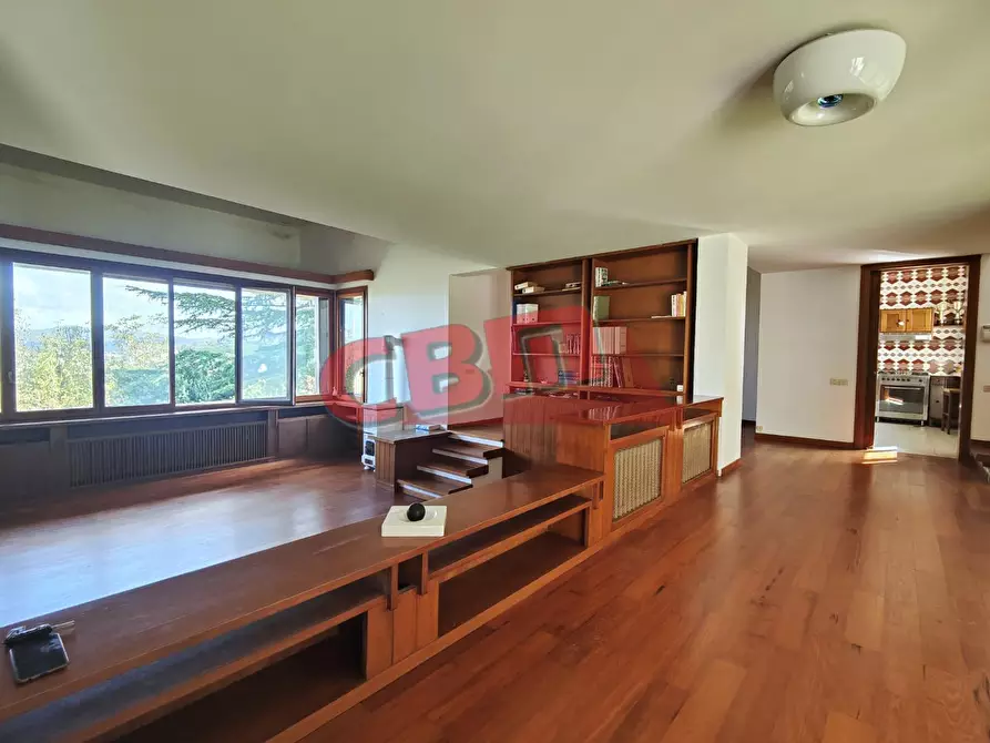 Immagine 2 di Villa in vendita  a Livorno