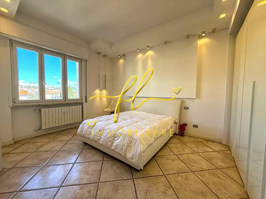 Immagine 15 di Appartamento in vendita  a Rosignano Marittimo