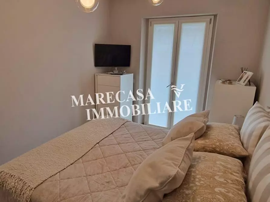 Immagine 9 di Porzione di casa in vendita  a Carrara