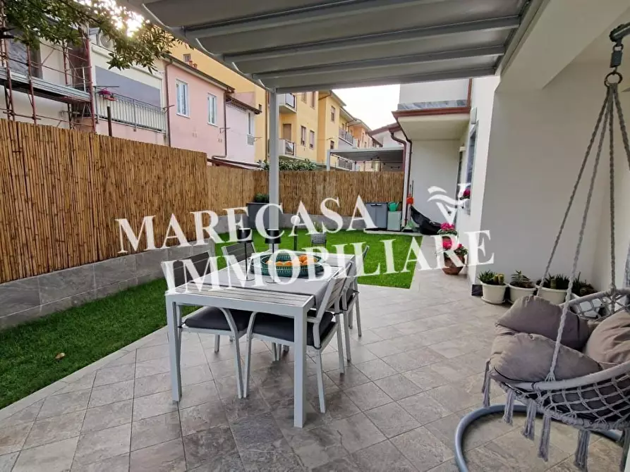 Immagine 5 di Porzione di casa in vendita  a Carrara