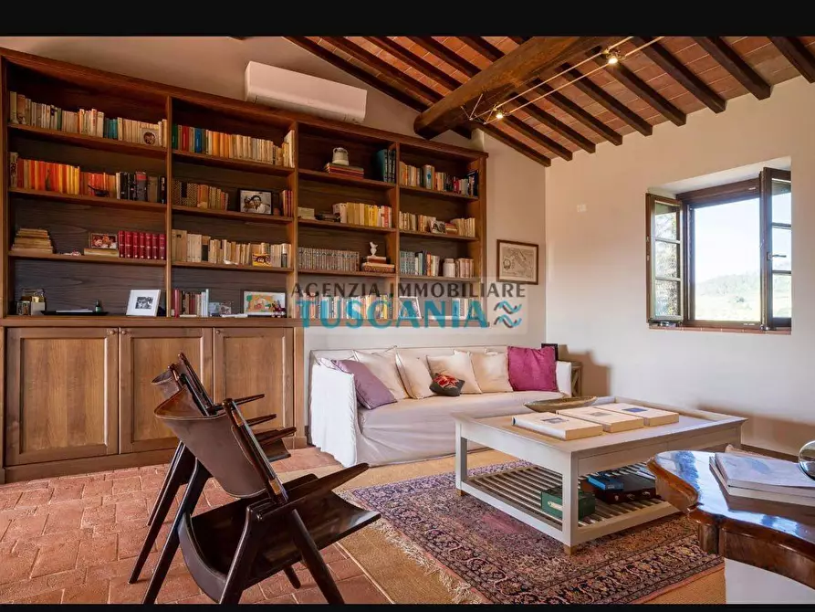 Immagine 13 di Villa in vendita  a Volterra