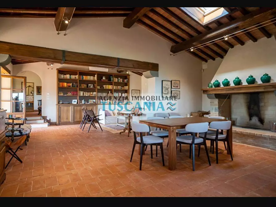 Immagine 9 di Villa in vendita  a Volterra