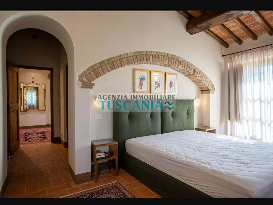 Immagine 11 di Villa in vendita  a Volterra