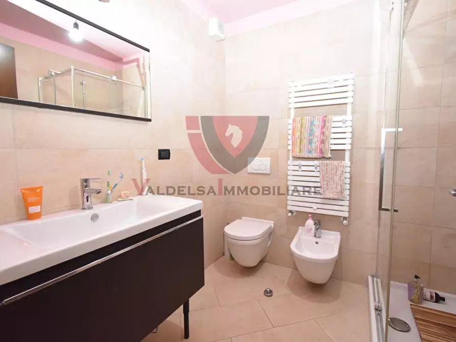 Immagine 27 di Appartamento in vendita  a Colle Di Val D'elsa