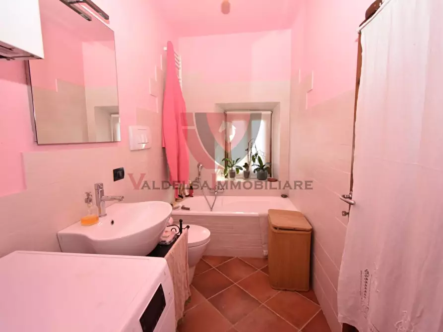 Immagine 12 di Appartamento in vendita  a Colle Di Val D'elsa