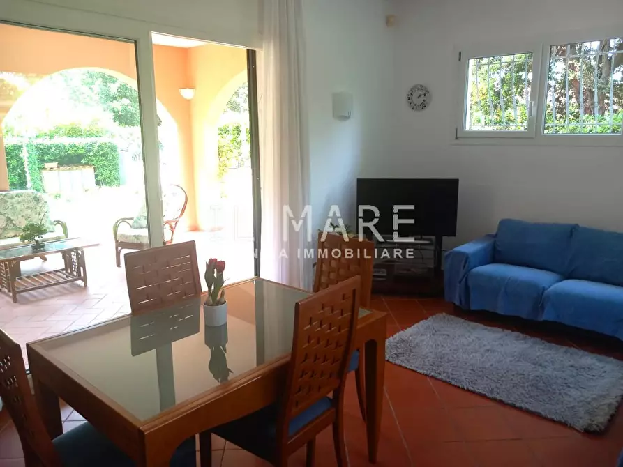 Immagine 8 di Villa in vendita  a Massa