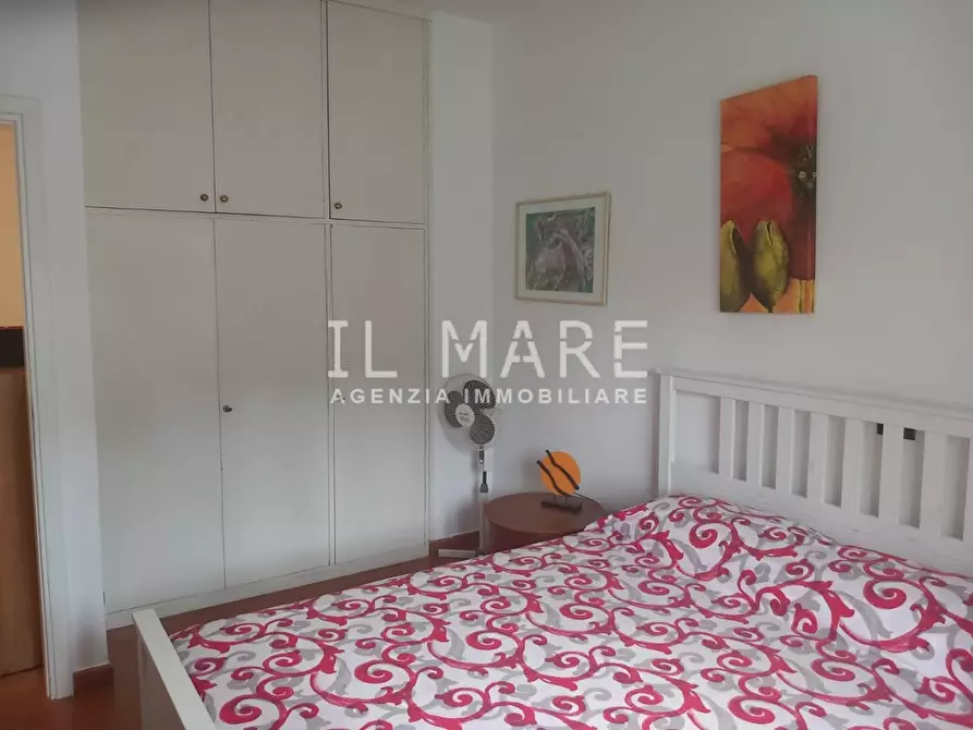 Immagine 15 di Villa in vendita  a Massa