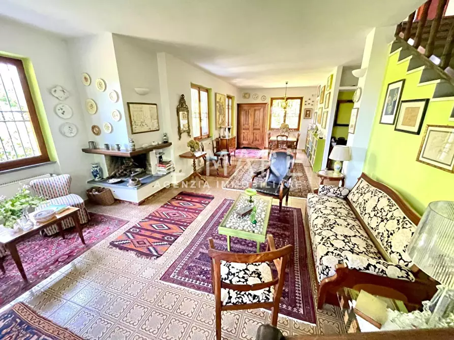 Immagine 3 di Casa bifamiliare in vendita  a Massa