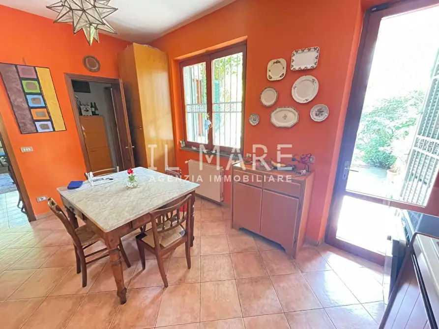 Immagine 7 di Casa bifamiliare in vendita  a Massa